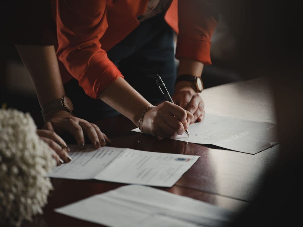 É possível fazer a averbação da alteração do contrato social sem a assinatura do sócio retirante? É possível fazer a averbação da alteração do contrato social sem a assinatura do sócio retirante?